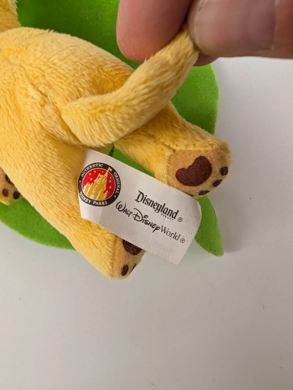 Disneyland The Lion King Baby Simba Wrapped in Leaf Blanket Keychain Bag Charm